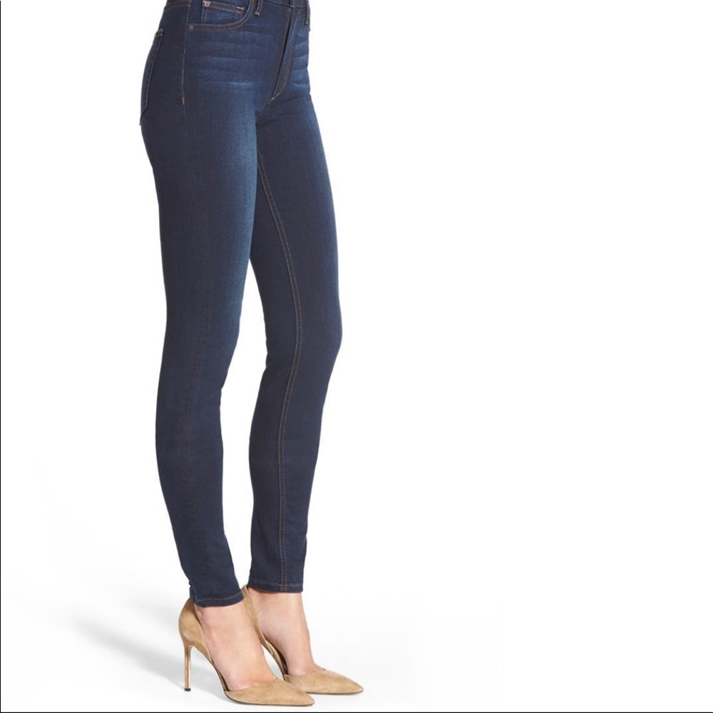 😎Joe’s Jeans Charlie Flawless Skinny Cecily Wash